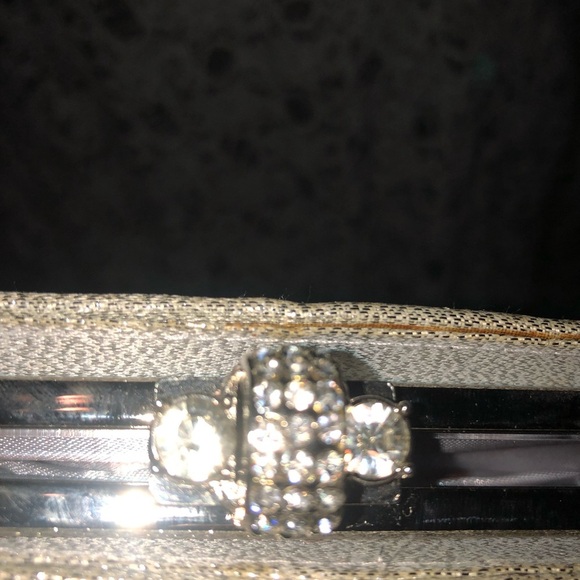 Vintage Fiorelli Silver Metallic Clutch with Chain. Satin like lining. Used - Picture 8 of 9